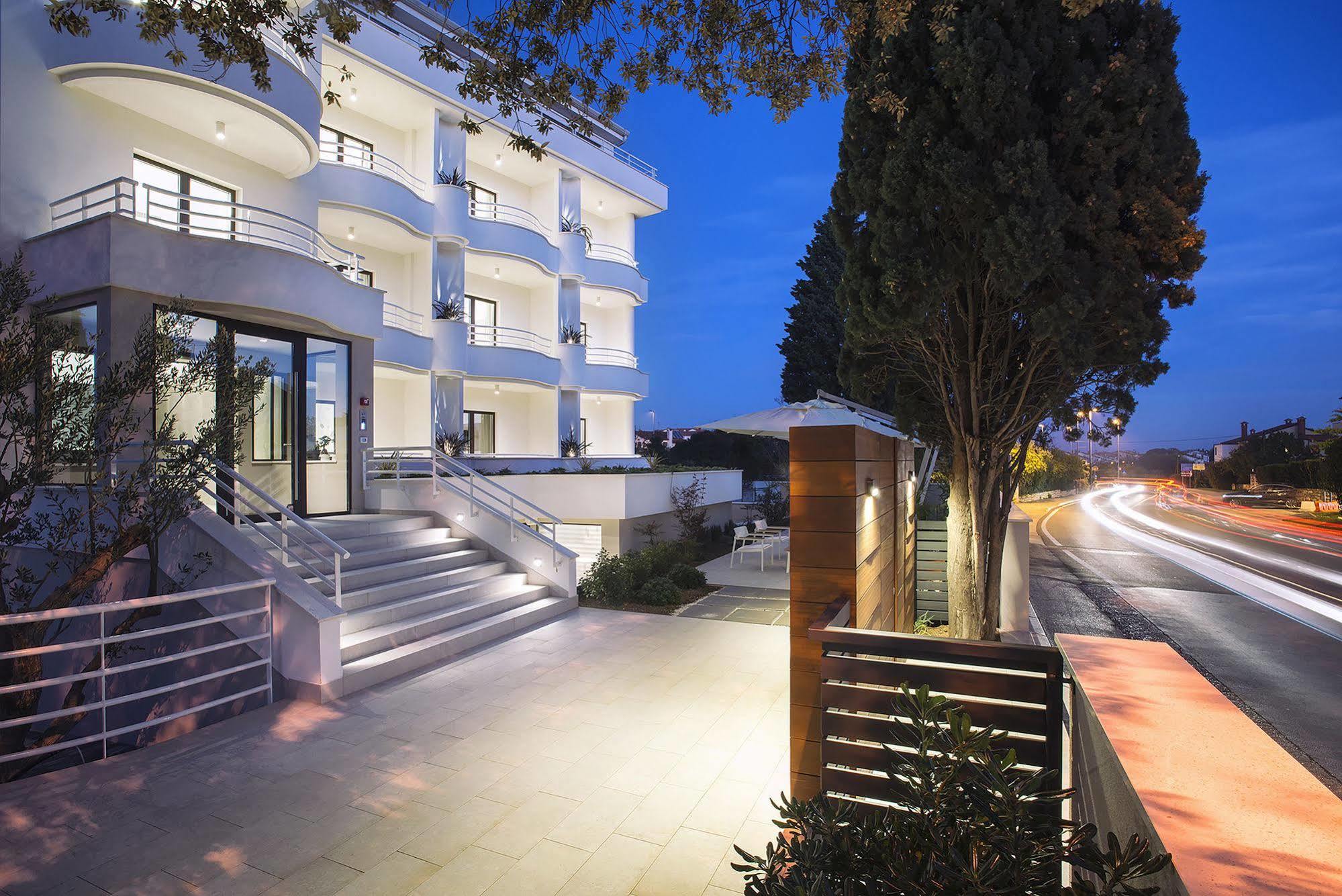 Residence Ровинь Экстерьер фото
